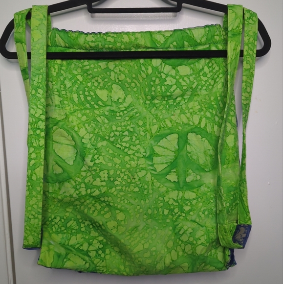 Handmade Green And Blue Batik/Tie-dye Ruffles And Drawstring Backpack - Picture 3 of 10